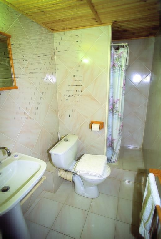 Hotel Lou Paouvadou Sainte-Maxime Habitación foto
