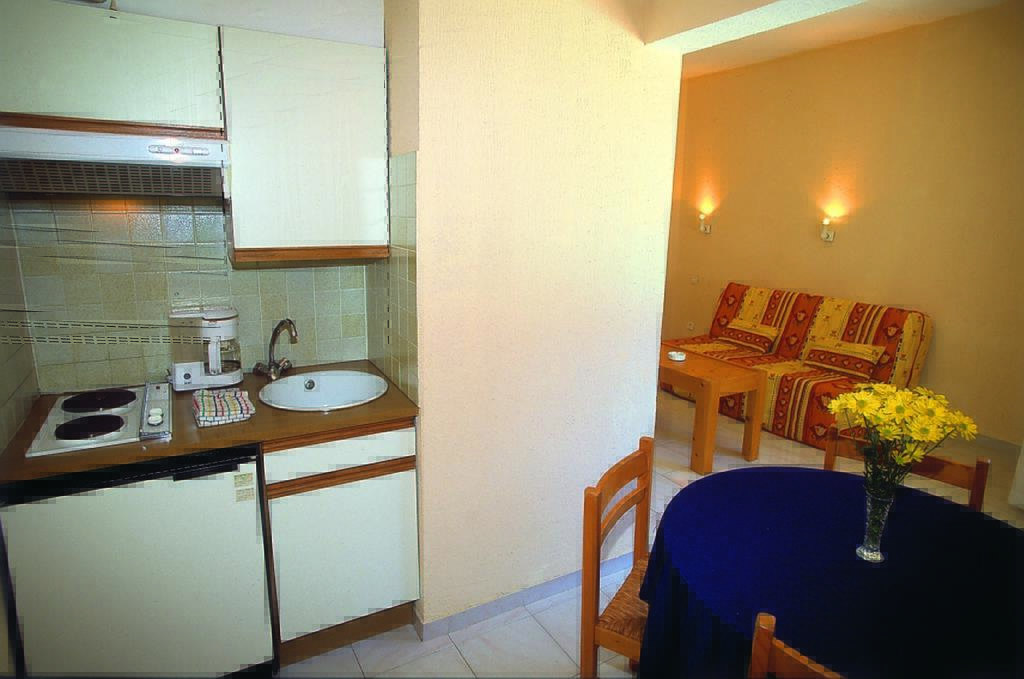Hotel Lou Paouvadou Sainte-Maxime Habitación foto